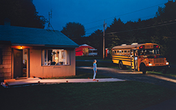 WATCH >> Gregory Crewdson’s Photography Capturing a Movie Frame